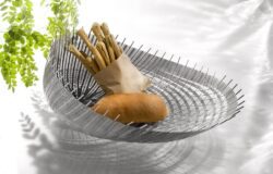 FILI RISE PLATTER <span style="font-weight:400">Handcrafted</span> <br> <span style="font-weight:200"> Limited edition </span>